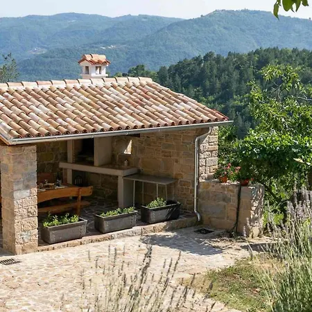 Ninna דירה בוזט